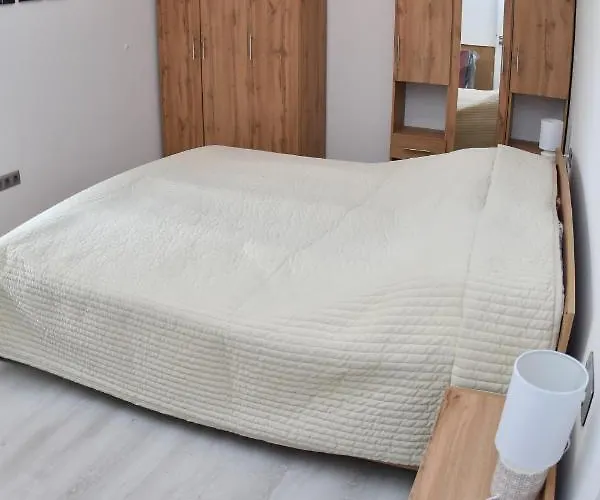 Daire Fuzliget Ezuestnyar