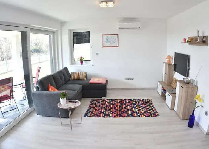 Fuzliget Ezuestnyar *