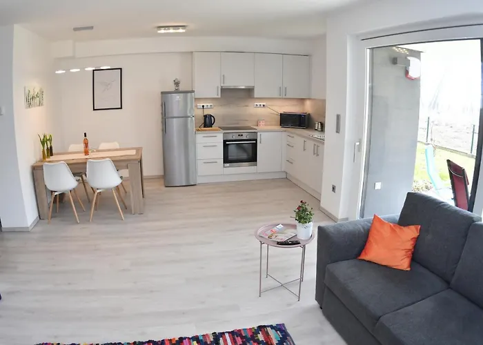 Fuzliget Ezuestnyar * Balatonfůzfő